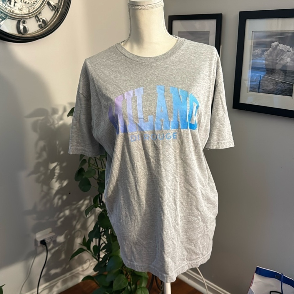 Gray Milano t shirt size large
